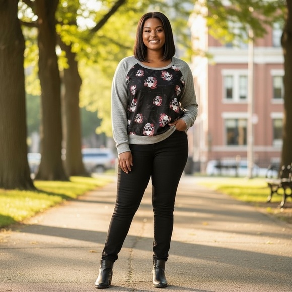 TORRID 1X Gray Sweatshirt Chiffon Black Red Skull Front R $59 - Picture 3 of 9